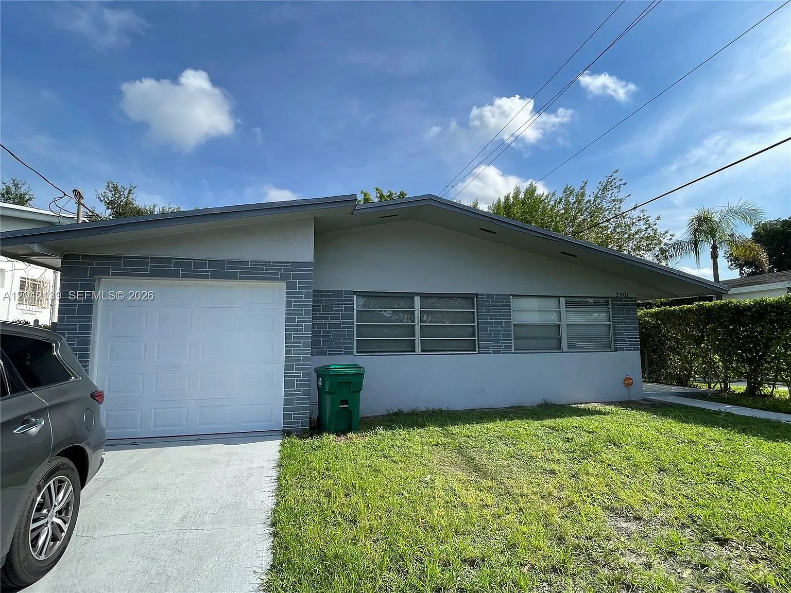 3 bed, 1.0 bath, 1300 sqft, $3,250 — Photo 1