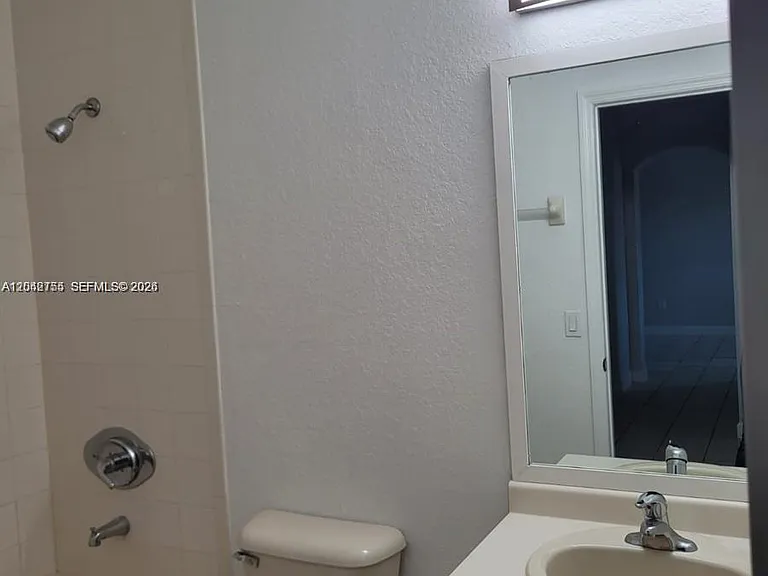 1543 SE 25th St #207 — Photo 9
