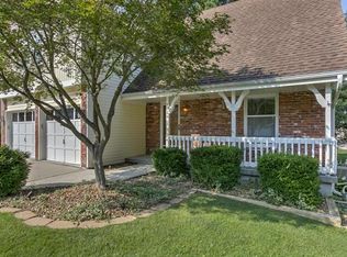 8024 N Flora Ave, Kansas City, MO 64118