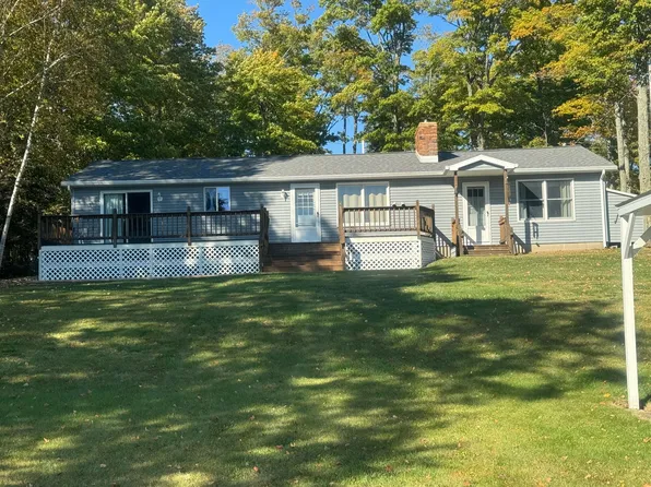 W17859 Long Point Rd, Germfask, MI 49836