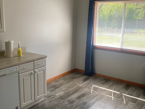 2nd image of 15721 91st Ave