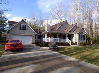 181 Royal Oaks Dr, Daniels, WV 25832
