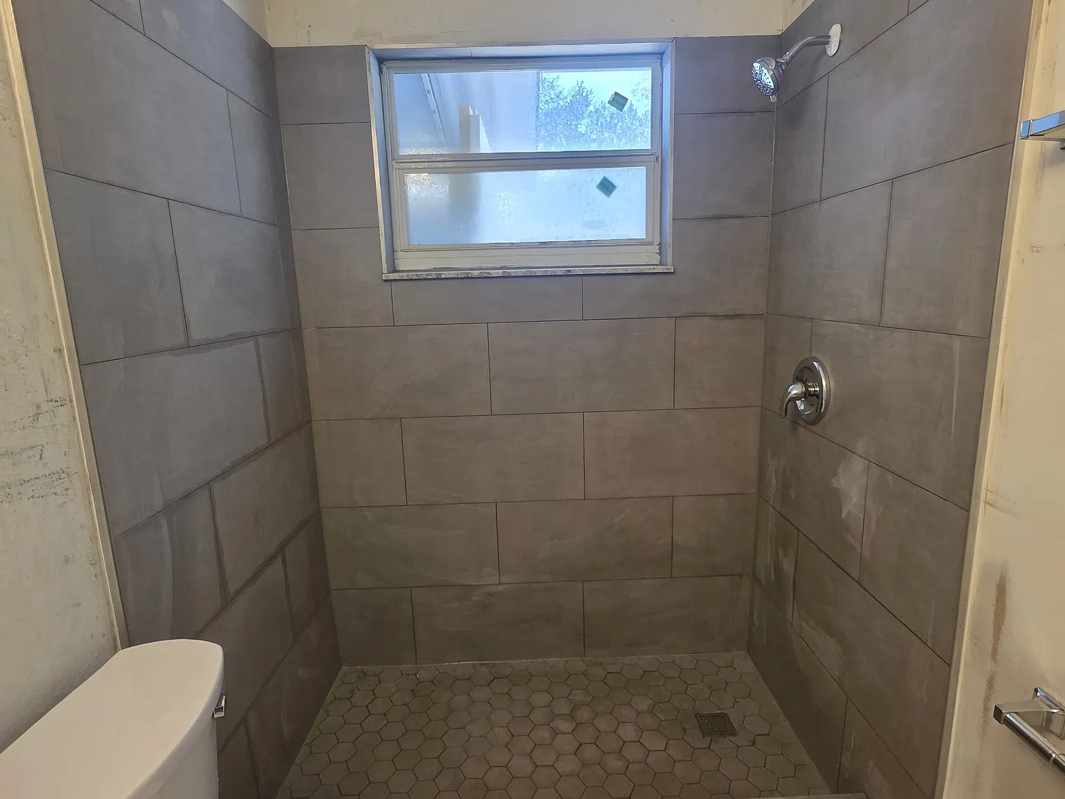 9404 N 11th St — Photo 3