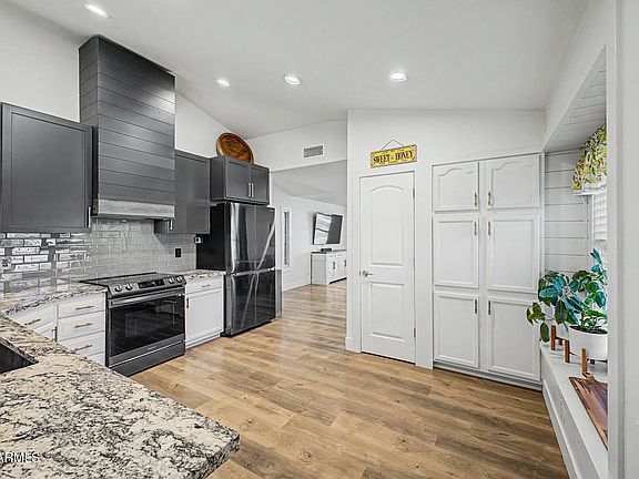 4th image of 4101 W CALLE LEJOS --