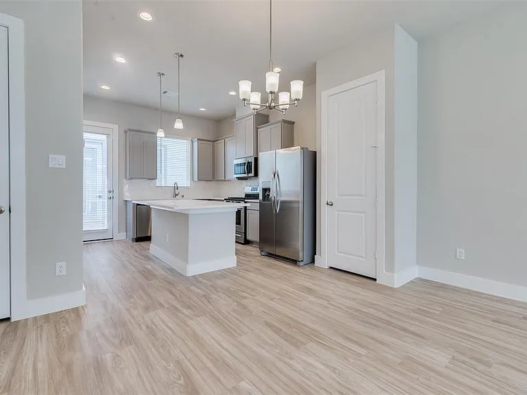 7705 Rainbow Close Ln — Photo 6