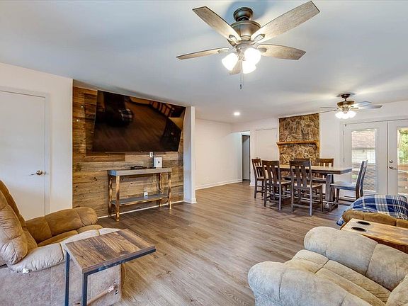 4th image of 203 Martha Ave