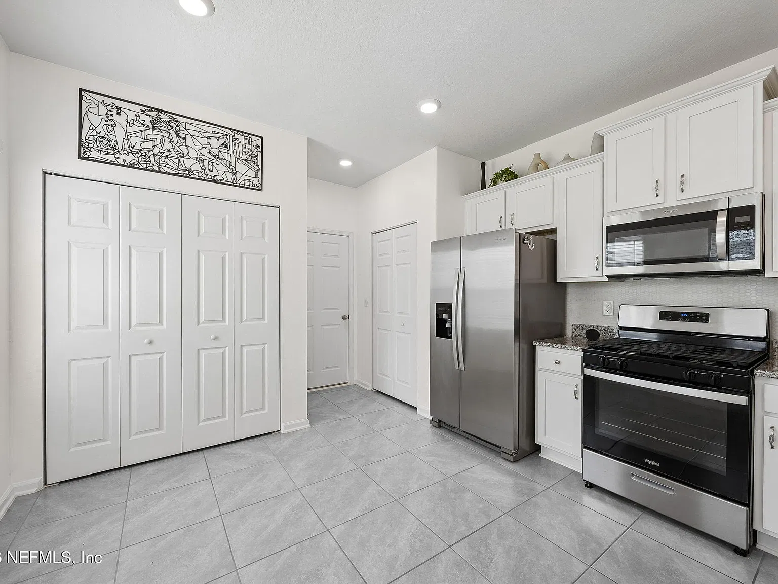 3 bed, 2.5 bath, 1502 sqft, $2,150 — Photo 2