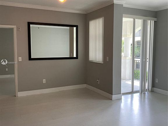 5th image of 3115 NE 184th St APT 4203