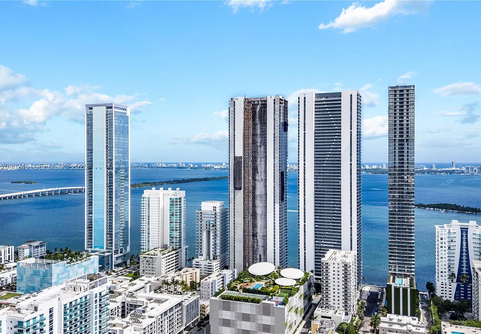 Aria Reserve Condo — Photo 2