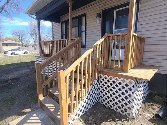 3rd image of 2206 Grand Ave