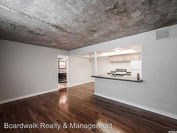 3rd image of 1555 E 3900 S APT 211