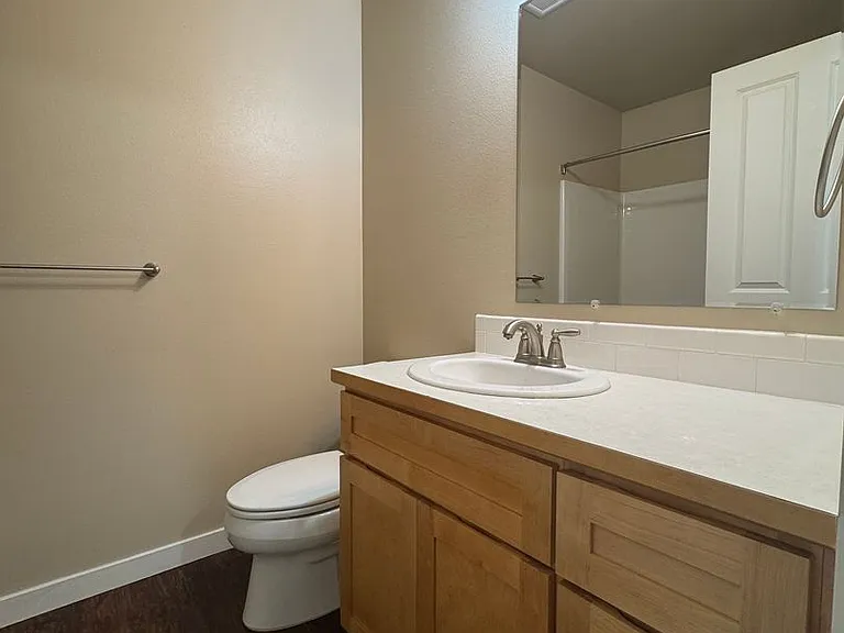 2221 N Airport Rd — Photo 16