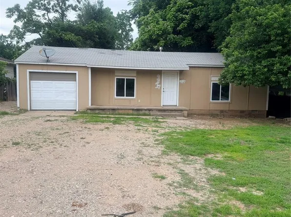 9817 NE 10th St, Midwest City, OK 73130