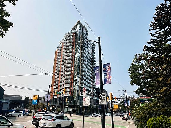 3rd image of 285 E 10th Ave #1806