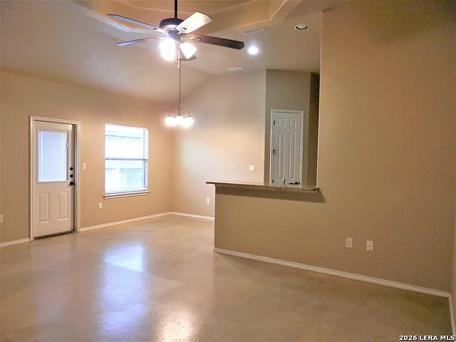 1033 Carolyn Cv — Photo 4