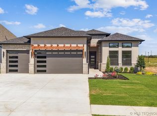 2611 E 135th St S, Bixby, OK 74008