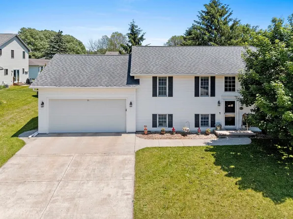 1504 Orchard Dr, Kaukauna, WI 54130
