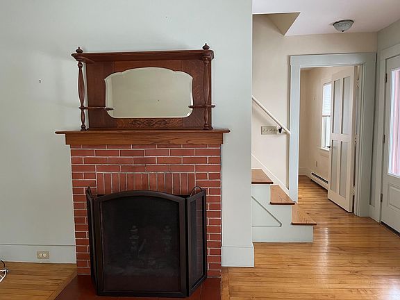 5th image of 18 Elm Dr