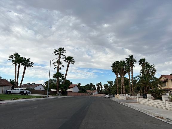 4th image of 2727 Brockington Dr