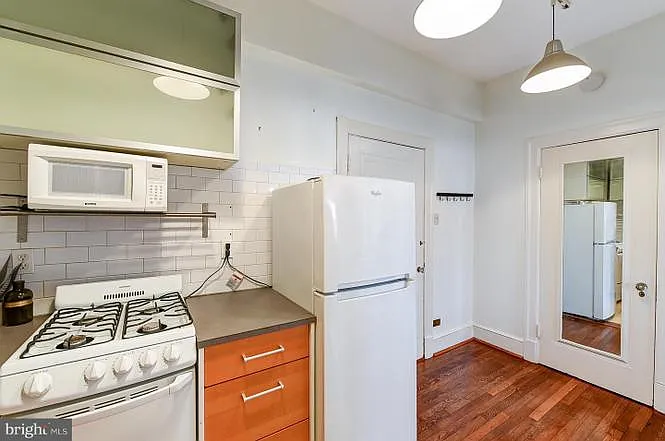 1661 Crescent Pl NW #504 — Photo 7