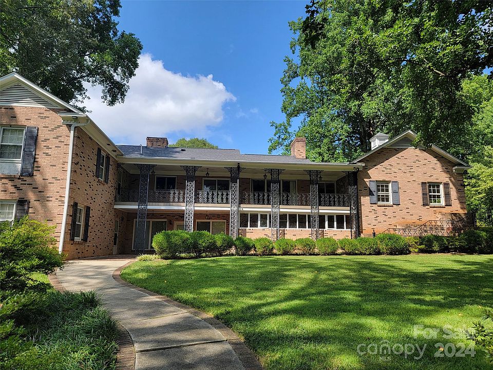 1st image of 2573 Fairfax Dr