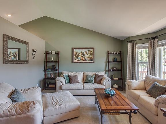3rd image of 200 S Lee Ct