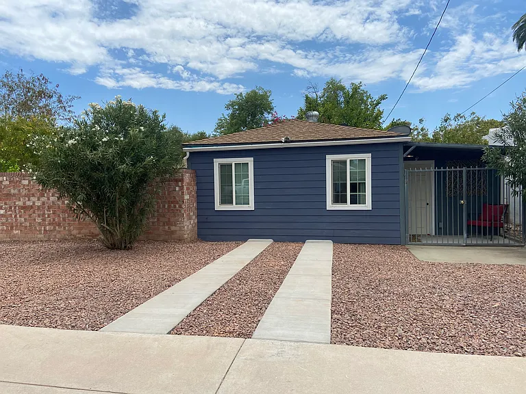 318 E Alvarado Rd — Photo 9