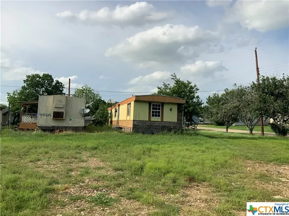 (undisclosed Address), Nixon, TX 78140