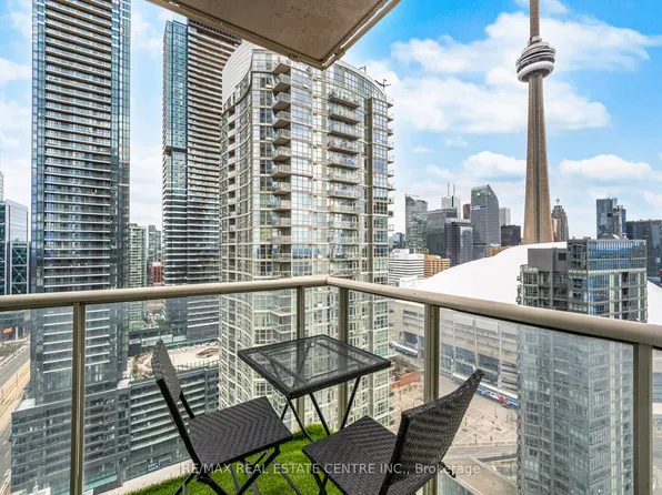 35 Mariner Ter, Toronto, ON