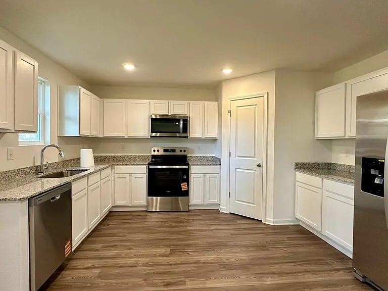 456 Grand Magnolia St — Photo 5