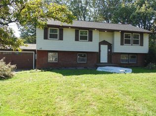 117 Ledgewood Dr, Rochester, NY 14615