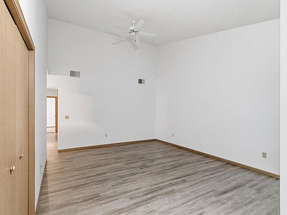 4th image of 535 East Slifer Street