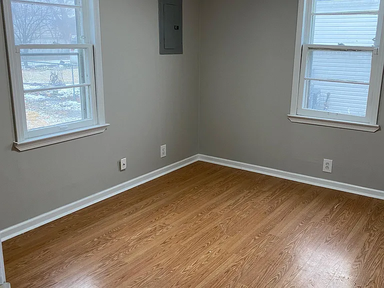 720 S Kansas Ave — Photo 6