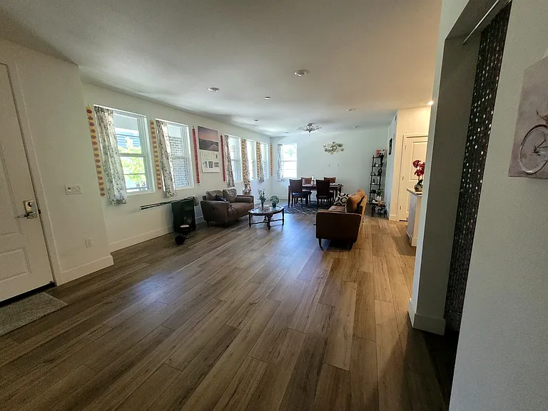 107 Limelight Ter — Photo 5