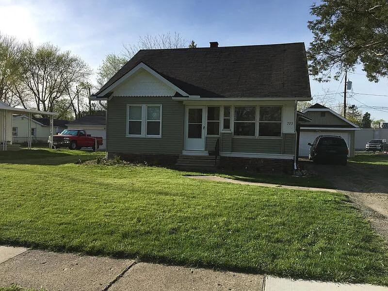 723 Sackett St photo 1