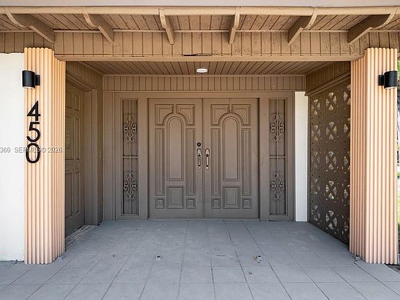 2nd image of 450 NW 140th St