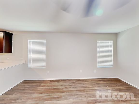 3rd image of 908 Lady Bird St