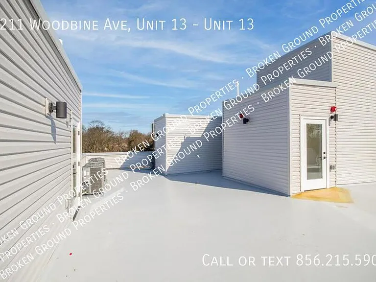 6211 Woodbine Ave #13 — Photo 14