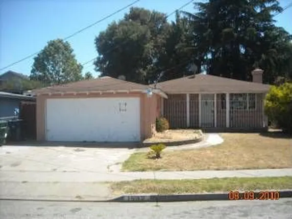 1532 Ursula Way, East Palo Alto, CA 94303