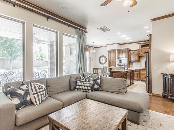 3rd image of 15709 Colonia Bella Dr