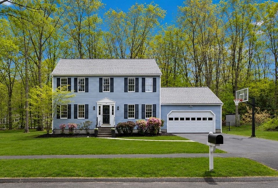 1st image of 8 Autumn Ln