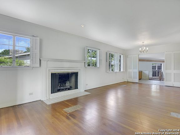 4th image of 207 Oakleaf Dr