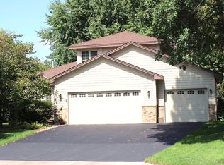 9568 Lakeside Trl, Champlin, MN 55316