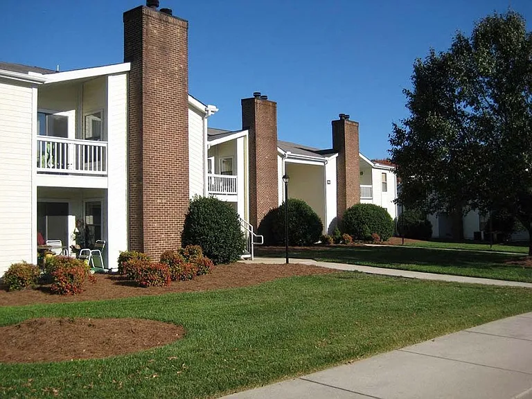 Fox Hollow Apartment Homes — Photo 23
