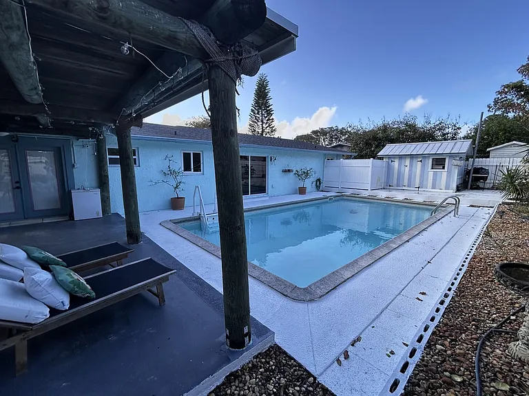 1301 SE Sandpiper Ln — Photo 3