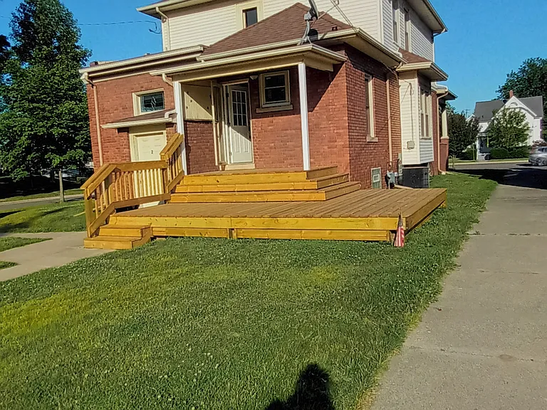 702 S Monroe St — Photo 3