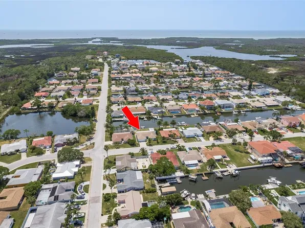 9817 Tradewinds Dr, Port Richey, FL 34668