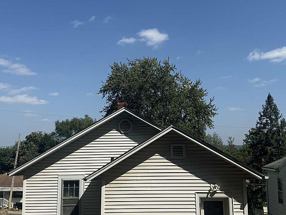 2nd image of 323 Buena Vista St