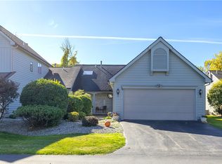 36 Wood Run Cmns, Rochester, NY 14612