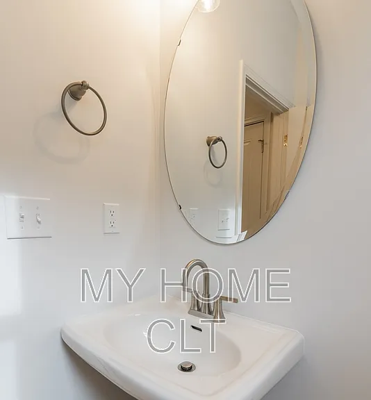 2719 Capitol Dr — Photo 5